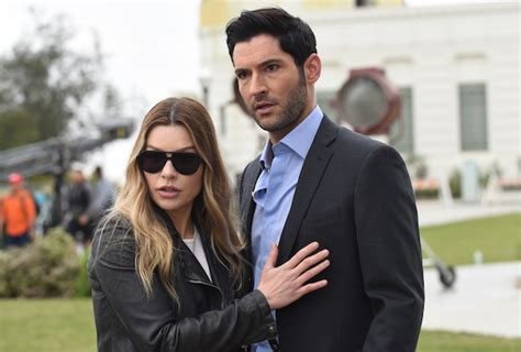 why doesn't chloe react to lucifer's devil face season 3